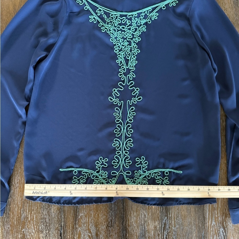 Buttons Women’s Navy Blue Blouse with Green Embroidery Size M - Picture 4 of 8